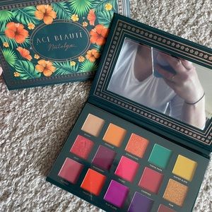 SOLD Brand New In Box Ace Beaute Nostalgia Palette